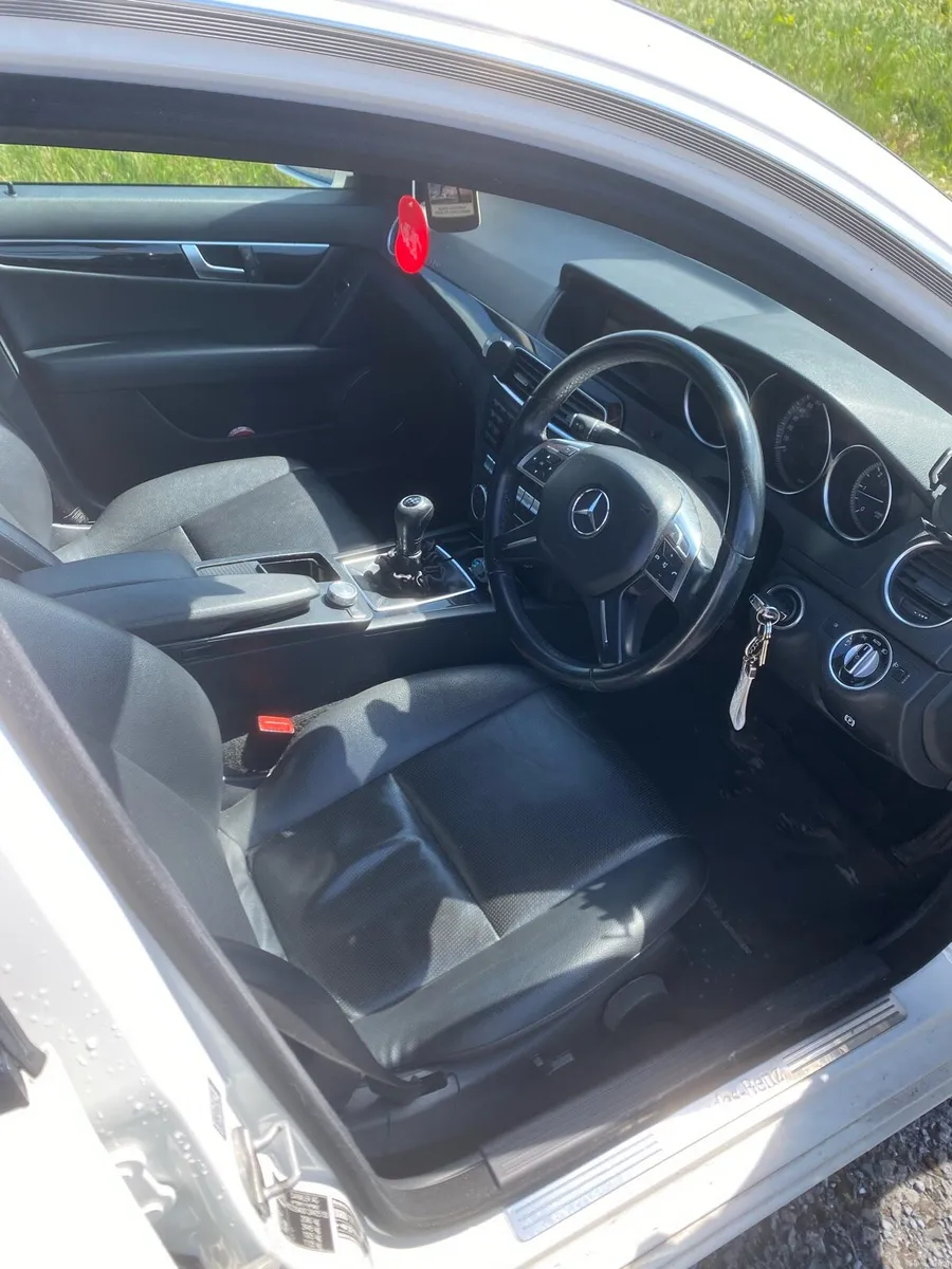 Mercedes Benz c200 - Image 4