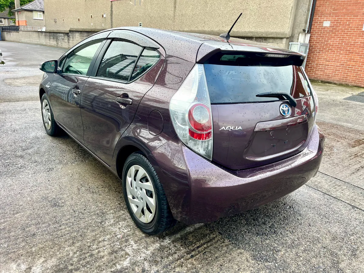 Toyota Aqua Automatic Hybrid - Image 5