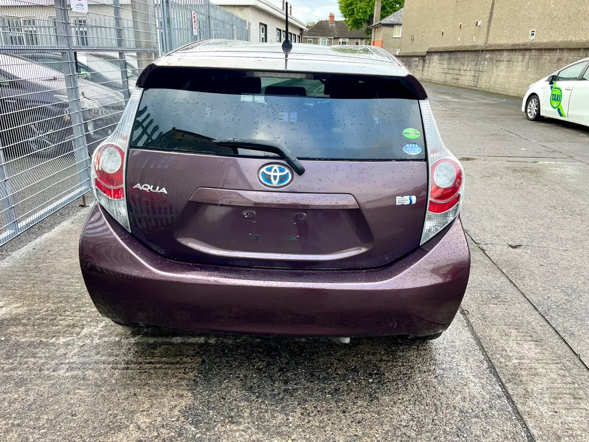 Toyota Aqua Automatic Hybrid - Image 6
