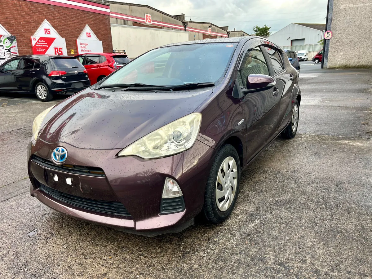 Toyota Aqua Automatic Hybrid - Image 3