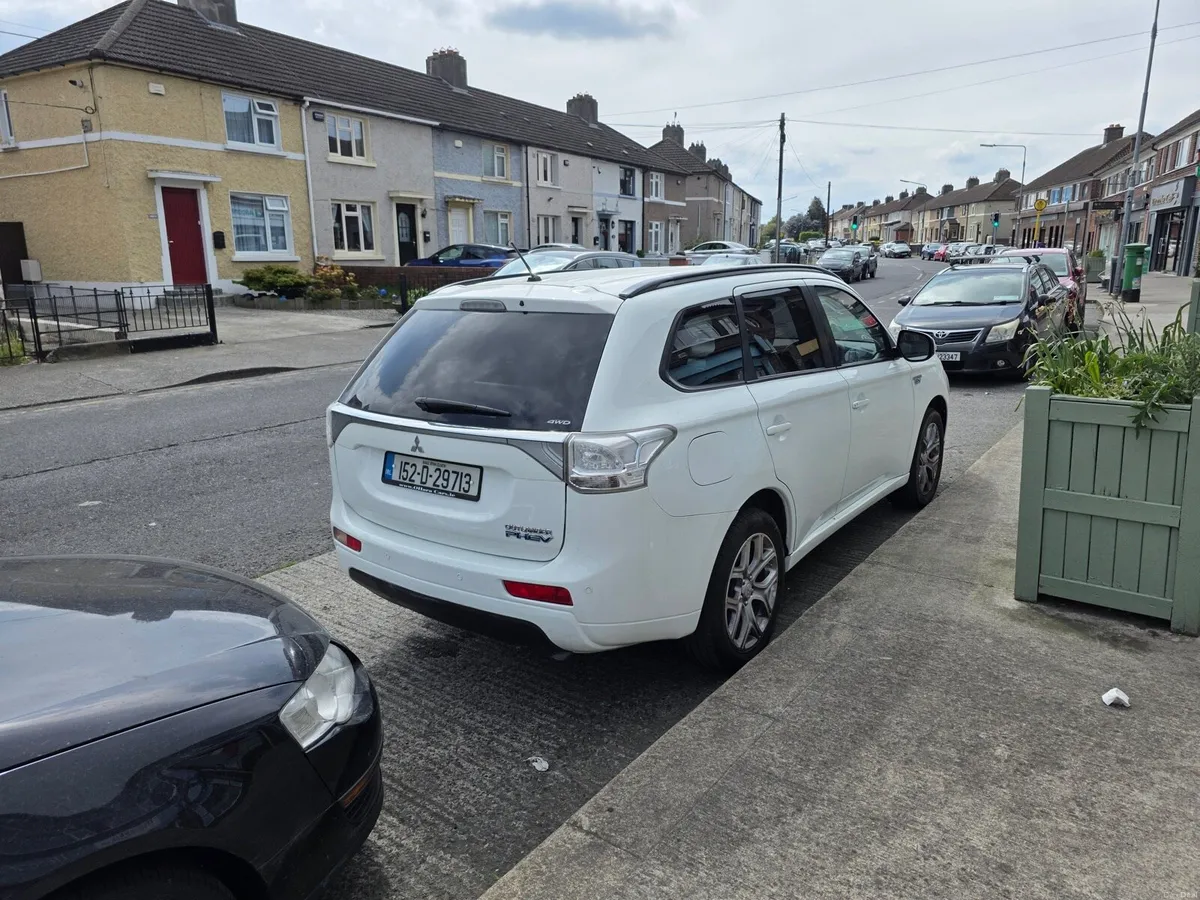 Mitsubishi Outlander 2015 - Image 4