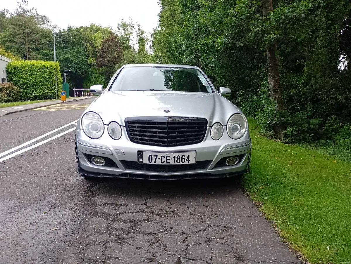 Mercedes-Benz E-Class 2007 - Image 1