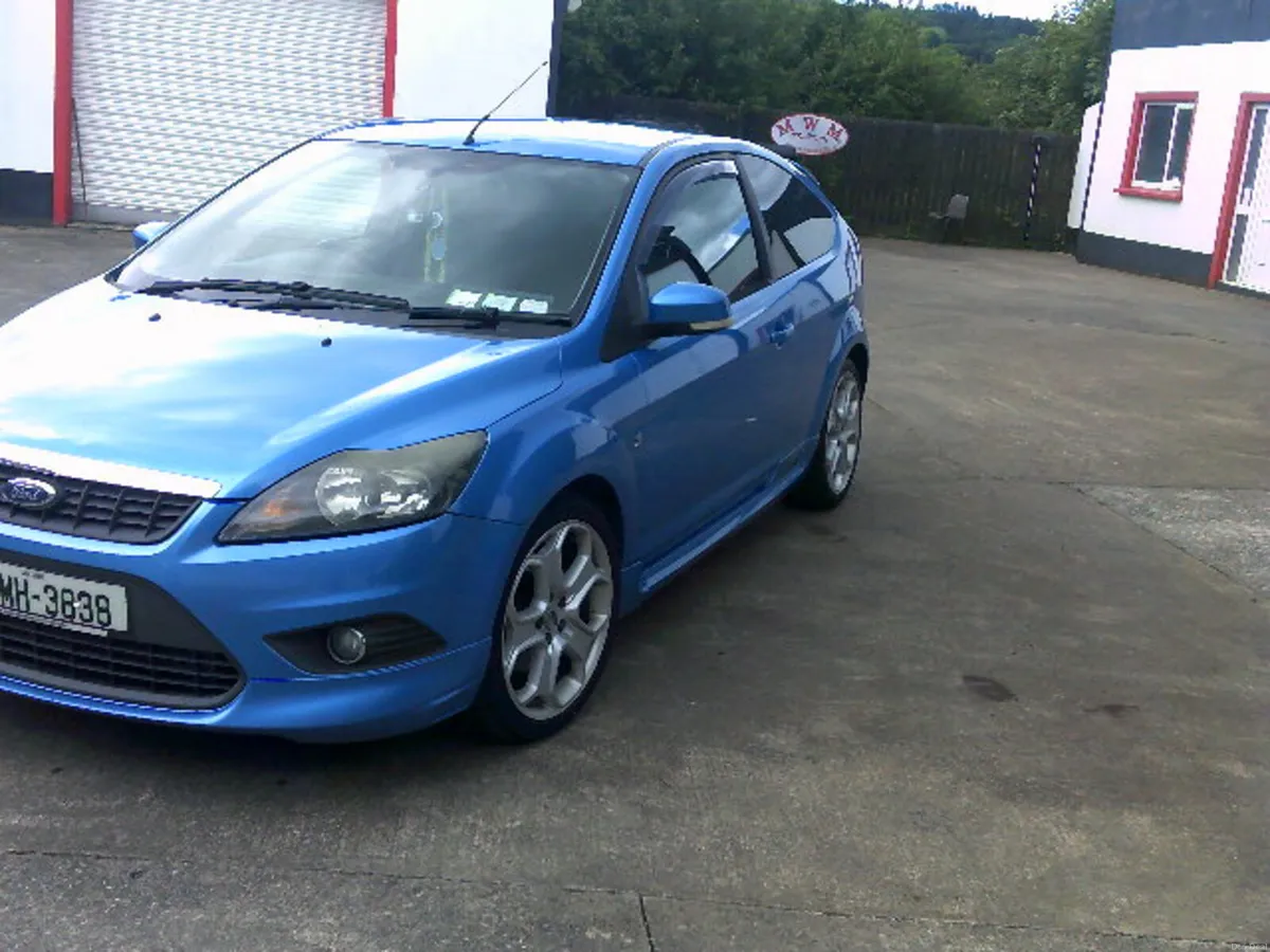 Ford Focus 2010--tidy car - Image 3