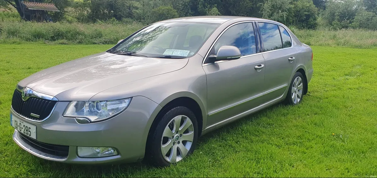 Skoda Superb 2013 - Image 4