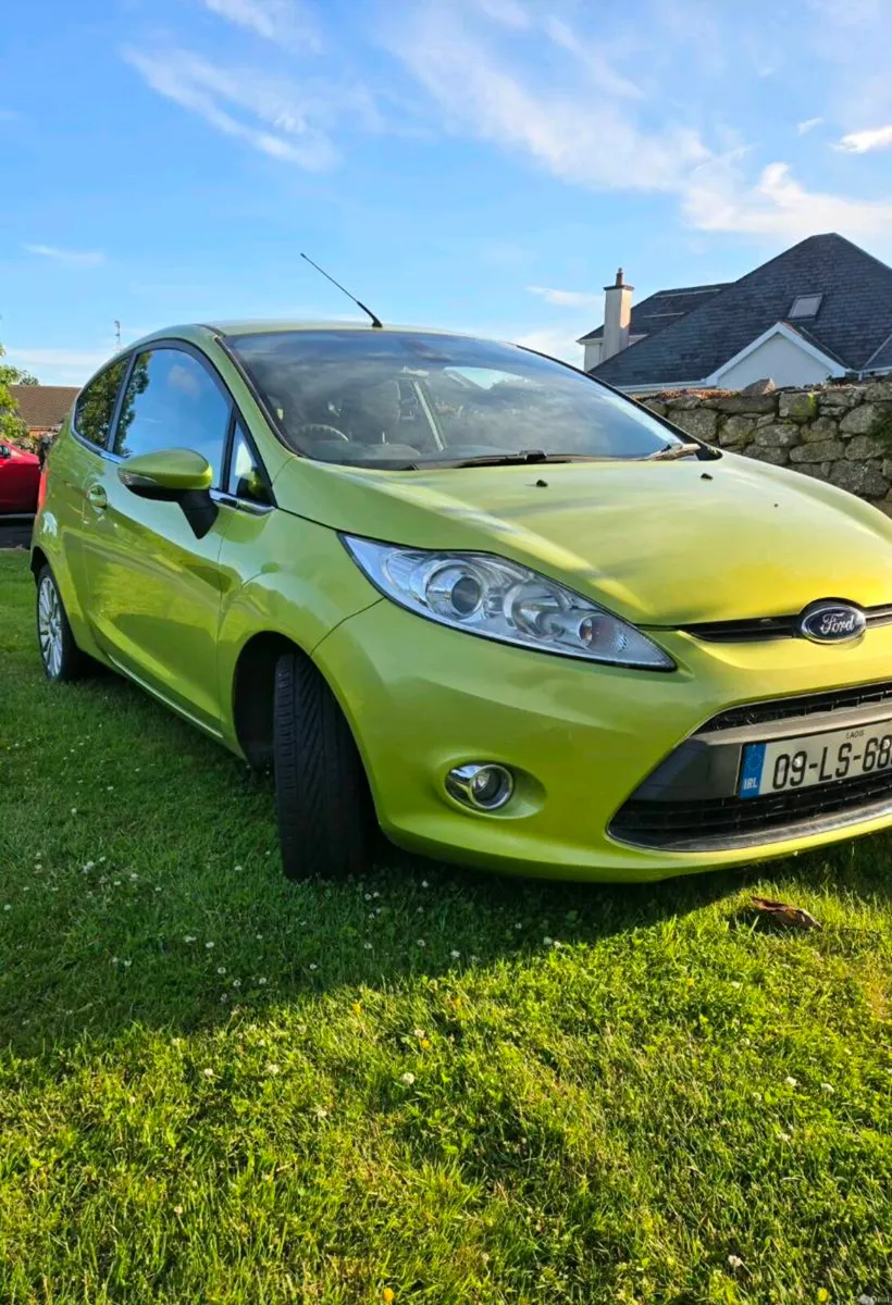 Ford Fiesta low mileage. Fresh NCT, Tax, new tyres - Image 4