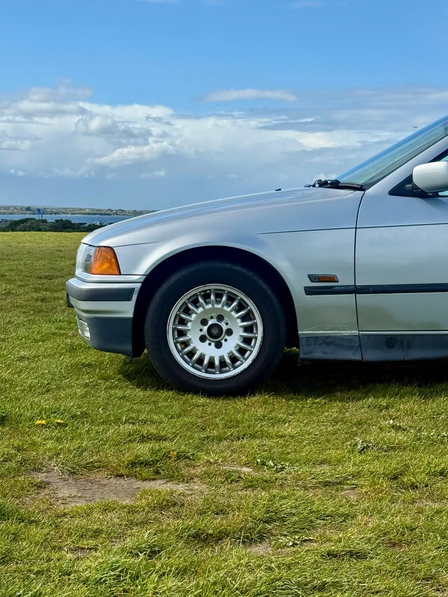 BMW E36 320i - Image 3