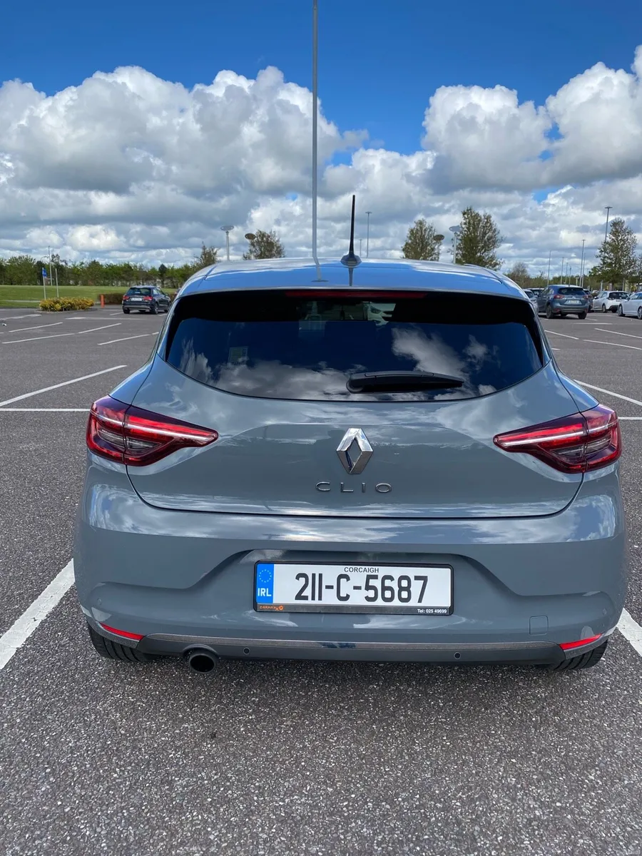 2021 Renault Clio Iconic TCe 100 - Image 3