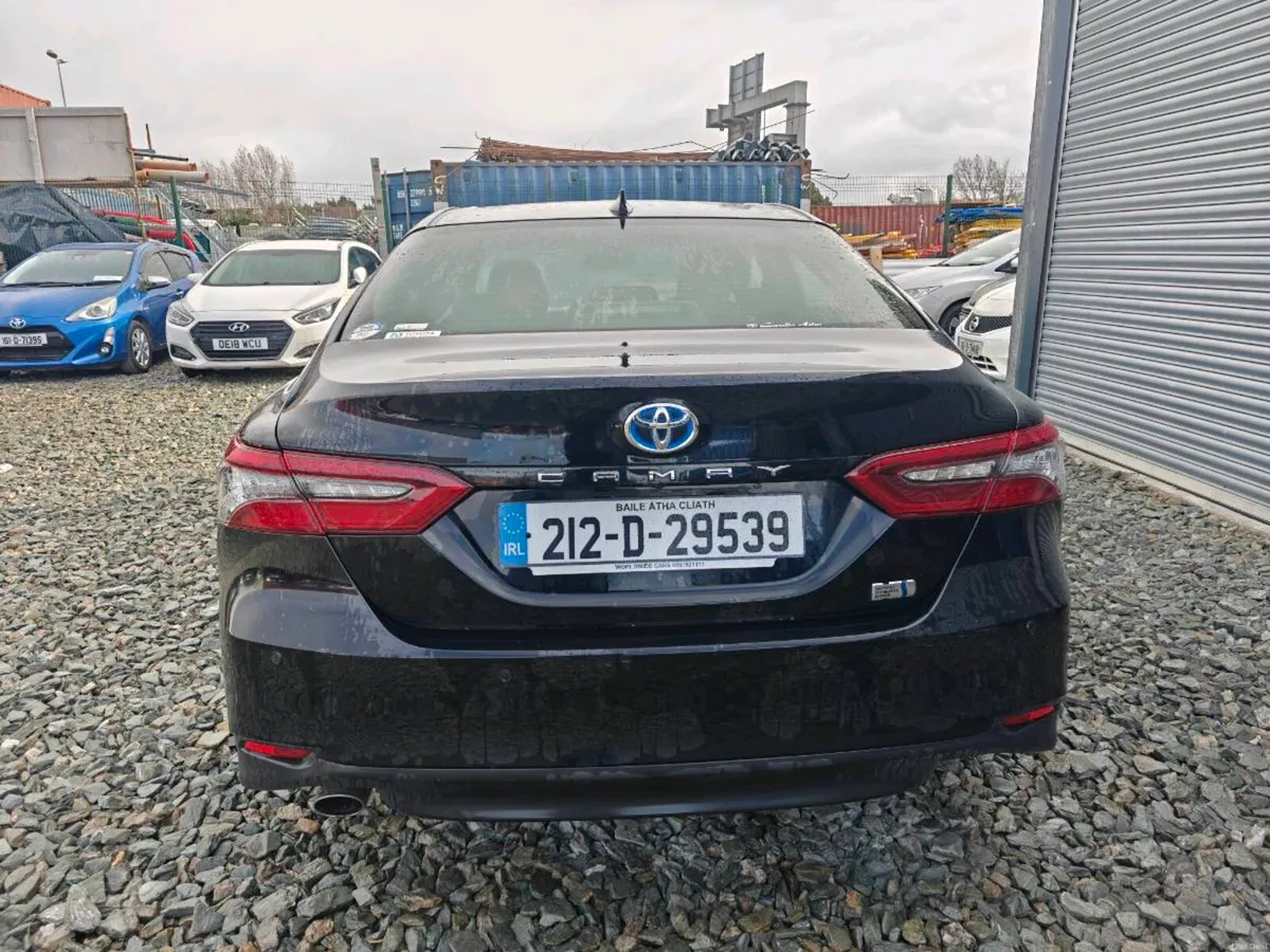 Toyota Camry 2021 - Image 4
