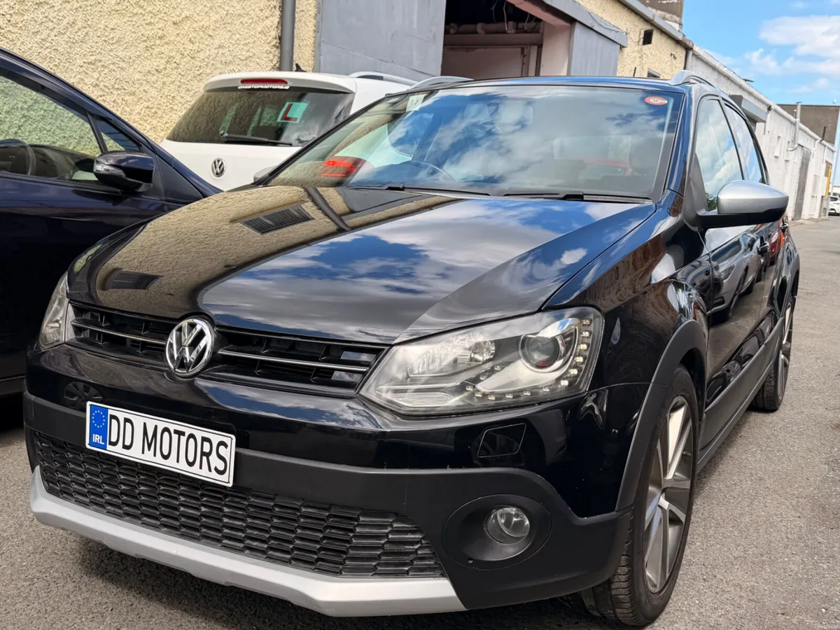 Volkswagen polo 1.2 cross Automatic - Image 1
