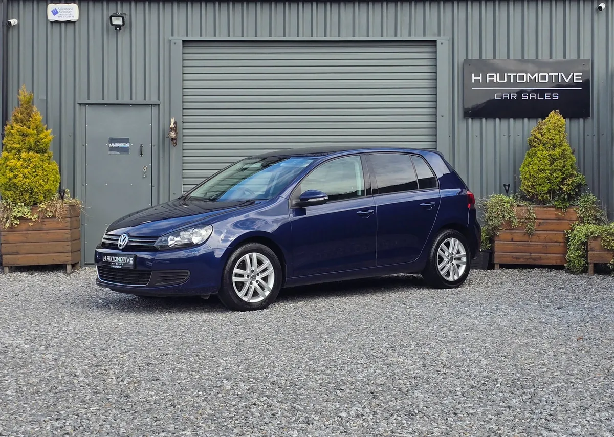 2013 VOLKSWAGEN GOLF 1.2 TSI AUTO LOW KMS - Image 1
