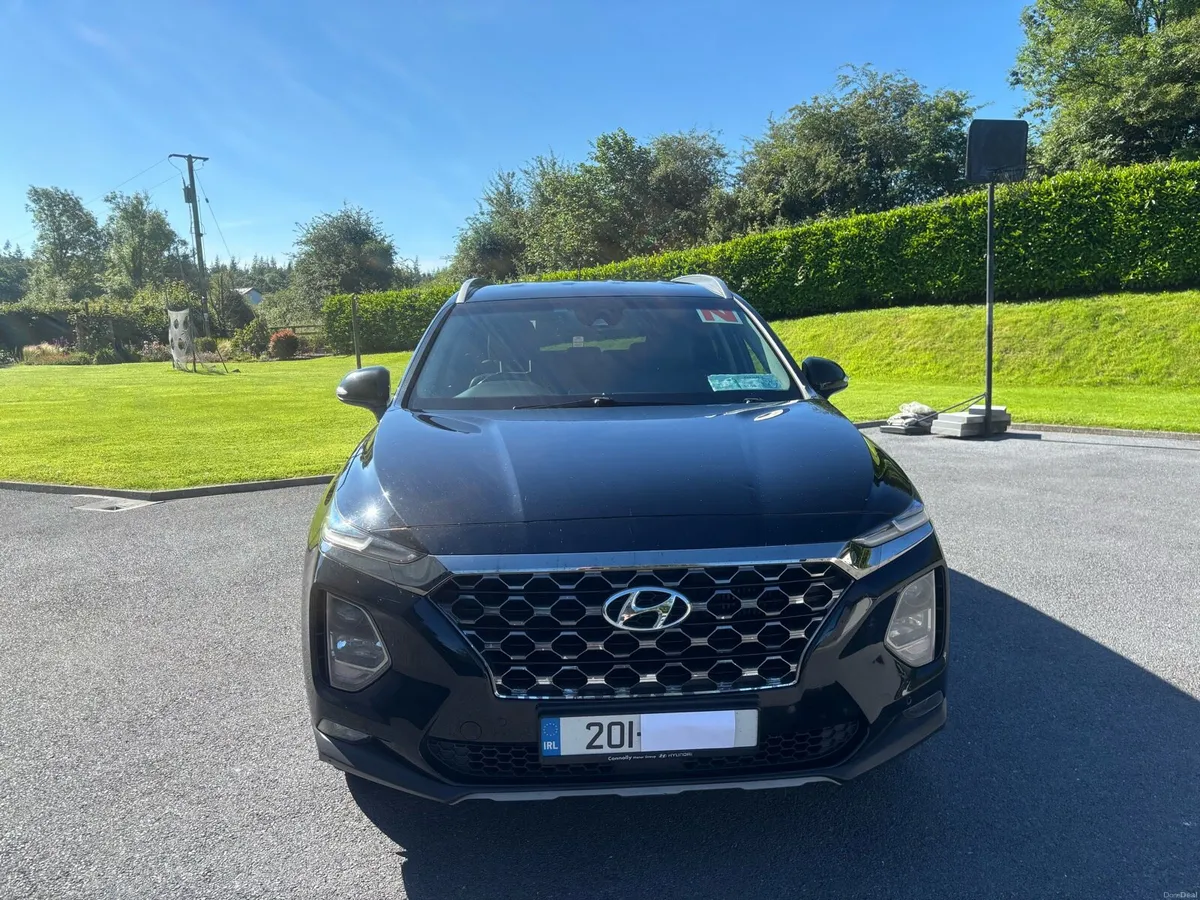 Hyundai Santa Fe 2WD Executive Plus 5D - Image 2