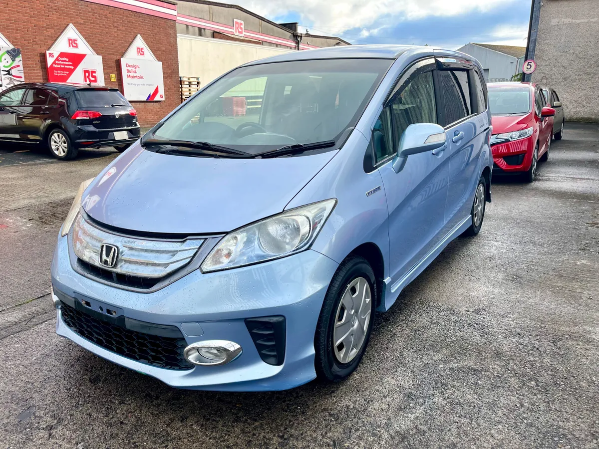 Honda freed 6 seater hybrid - Image 2