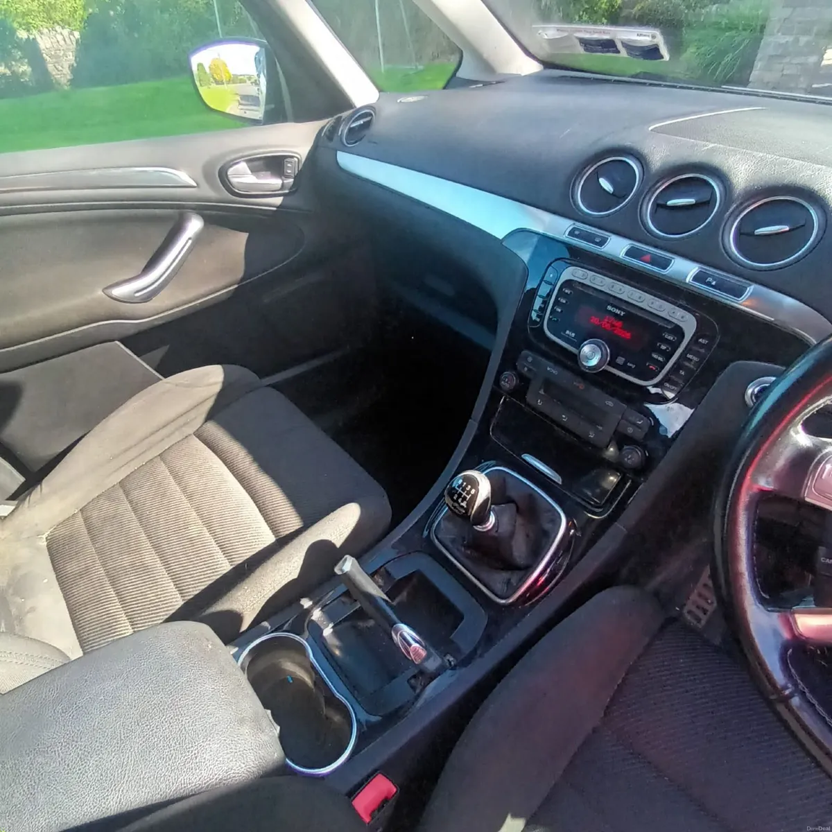 Ford Galaxy 2015 - Image 2
