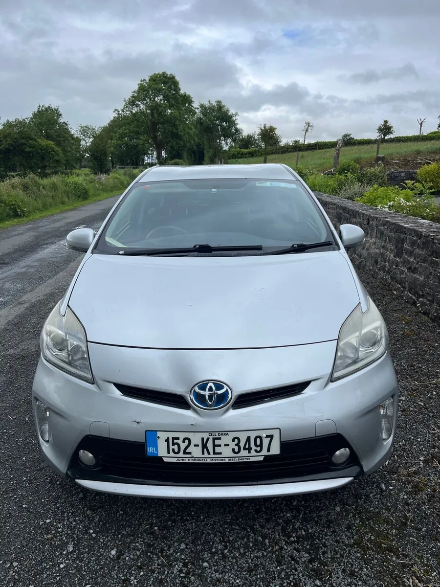 2015 TOYOTA PRIUS HYBRID - Image 2
