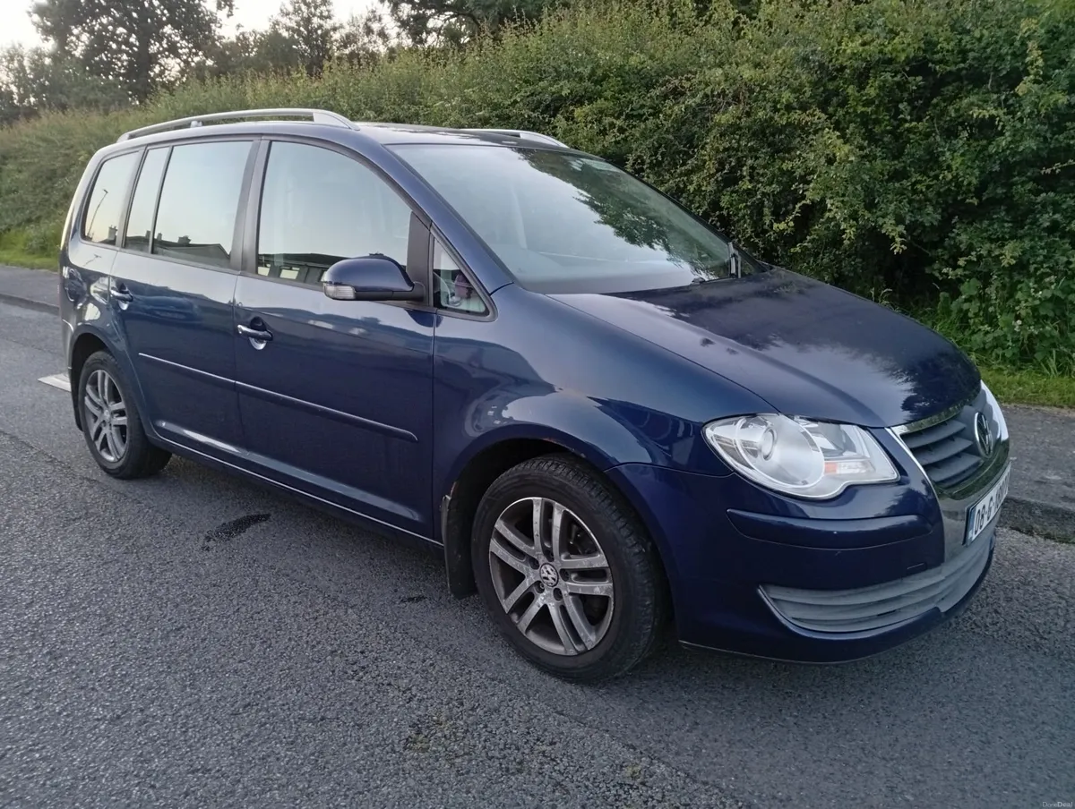Volkswagen Touran 2008 - Image 1