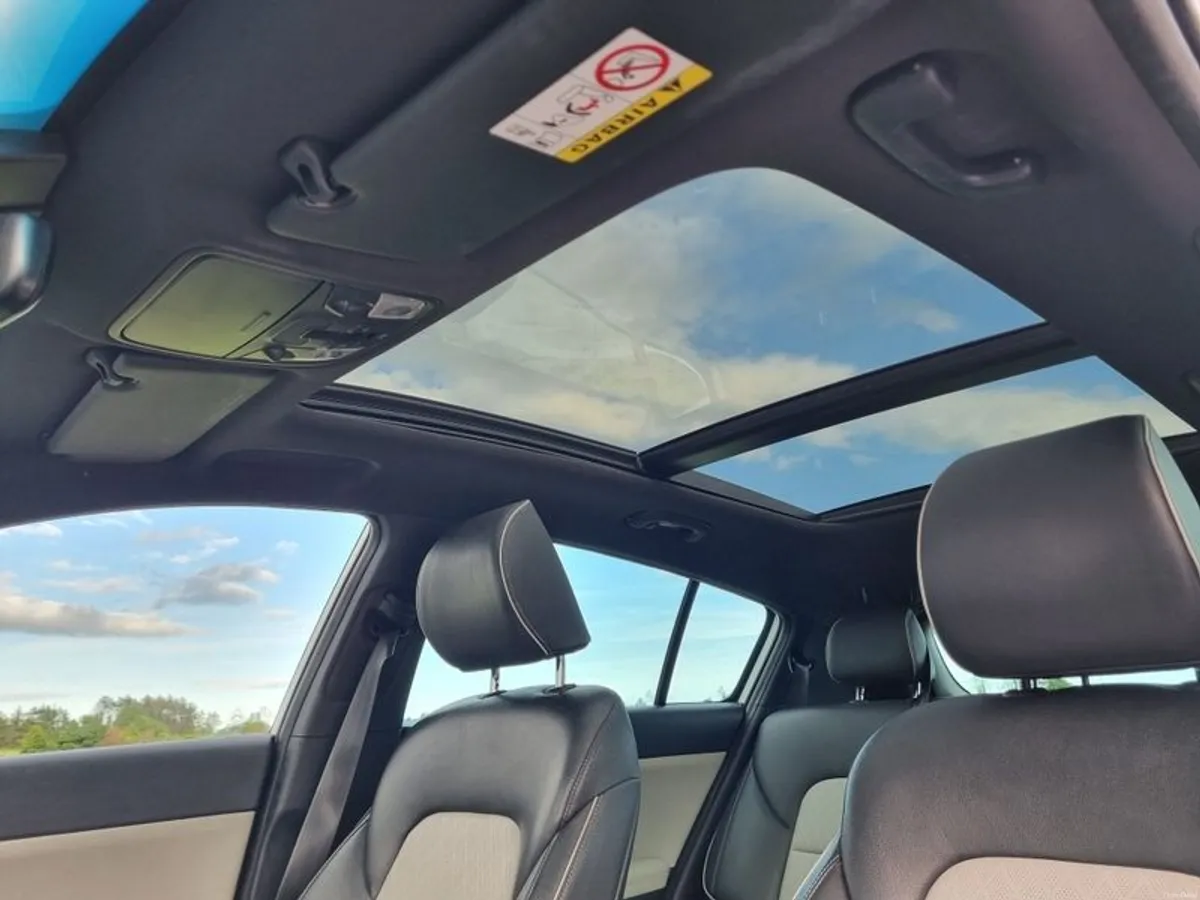 2017 Kia Sportage GT-Line - Image 2