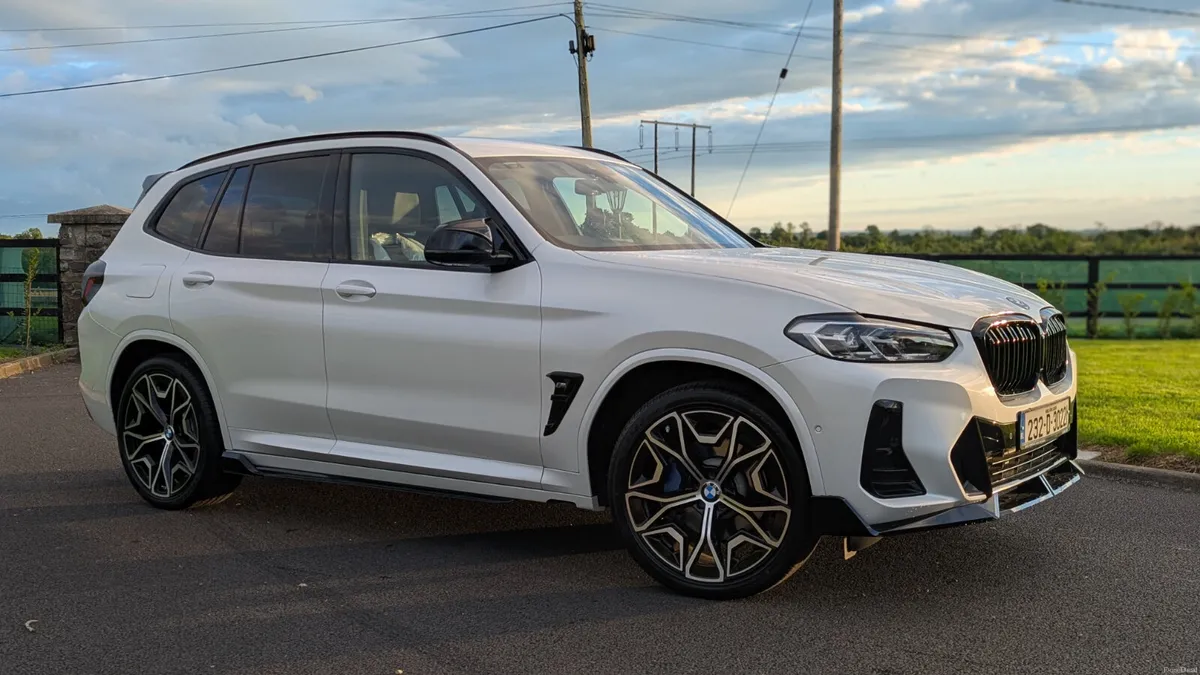 2023 BMW X3 M Sport Plug-in Hybrid (232) - Image 3