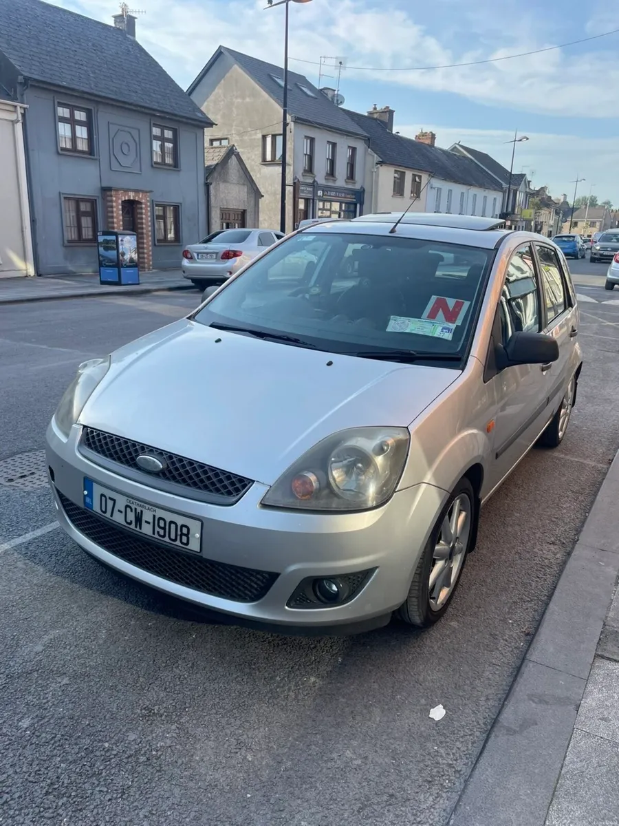 Ford fiesta - Image 2