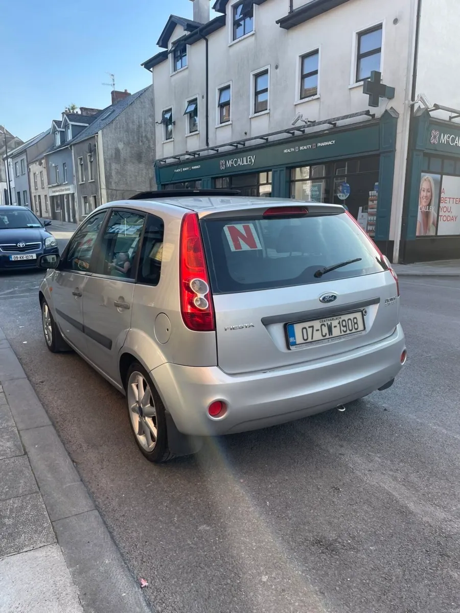 Ford fiesta - Image 4