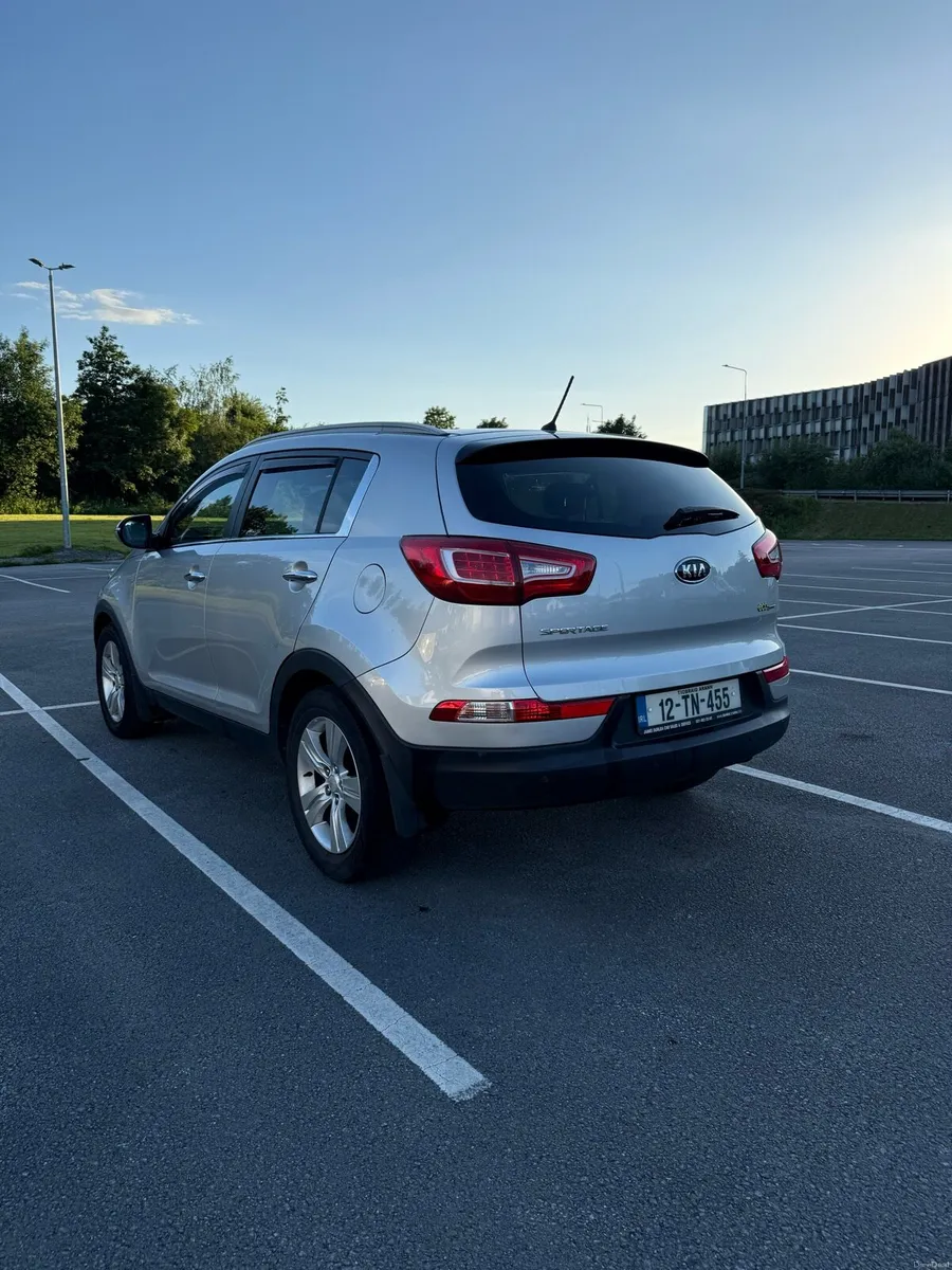 Kia Sportage **panoramic roof** - Image 4