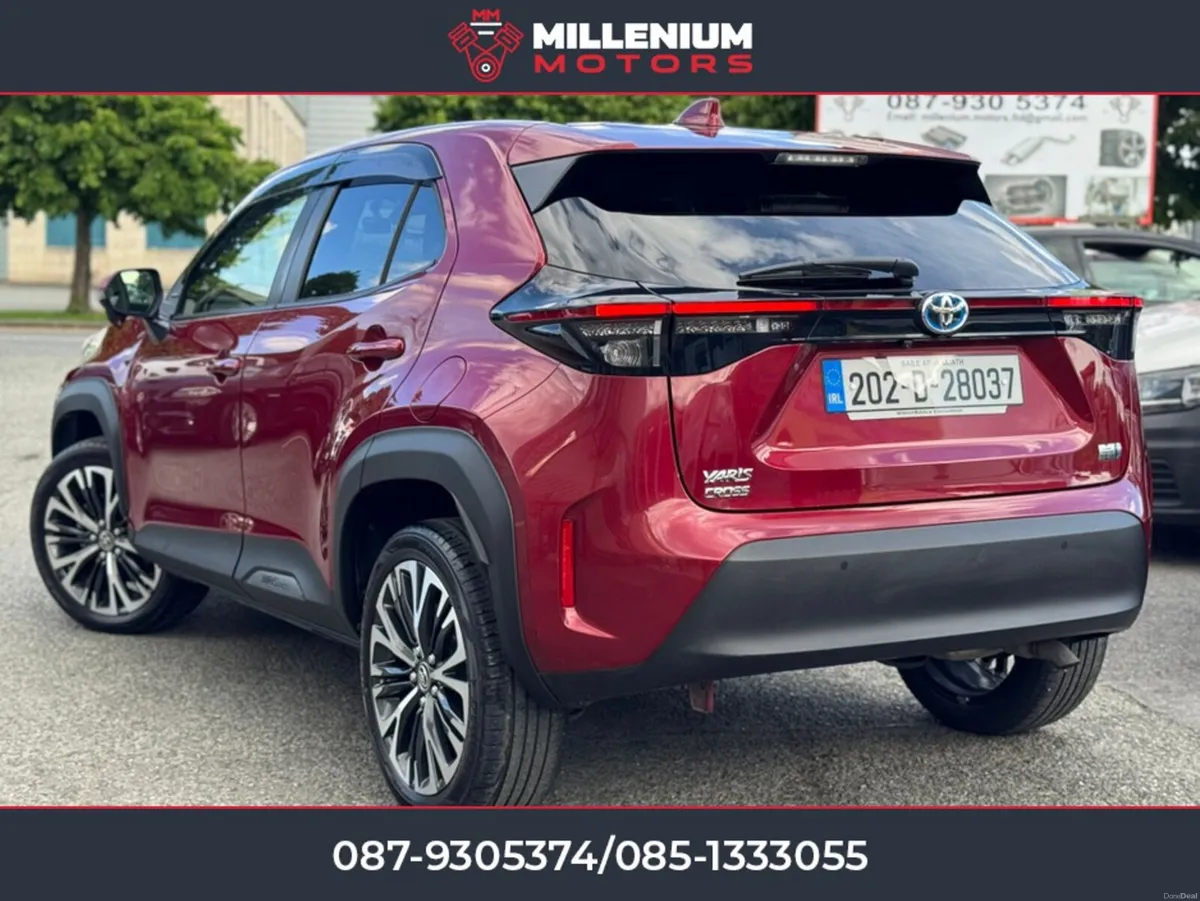 Toyota Yaris Cross IMMACULATE//TOP SPEC//LOW KMS - Image 6