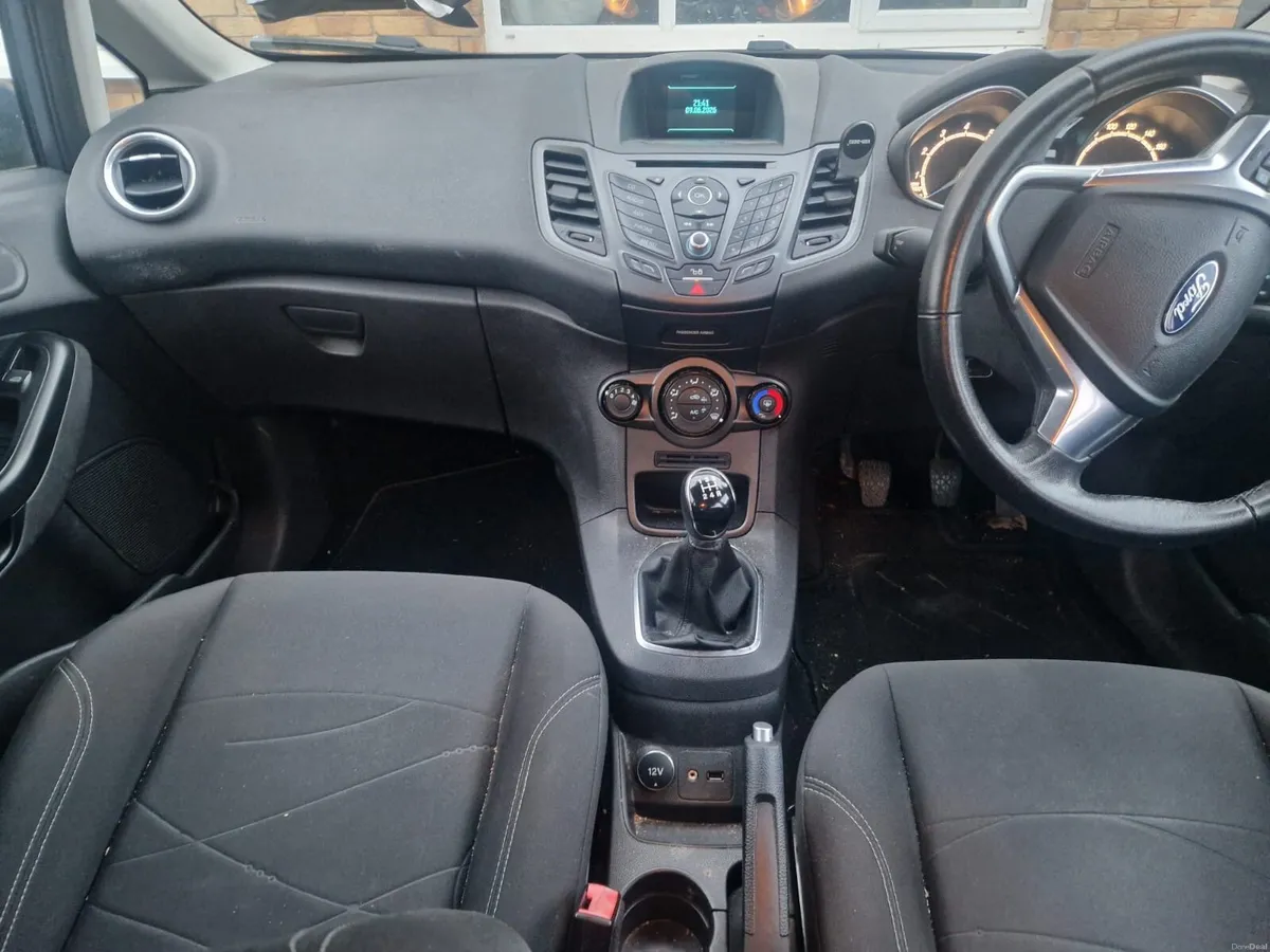 Ford Fiesta 2015 - Image 6