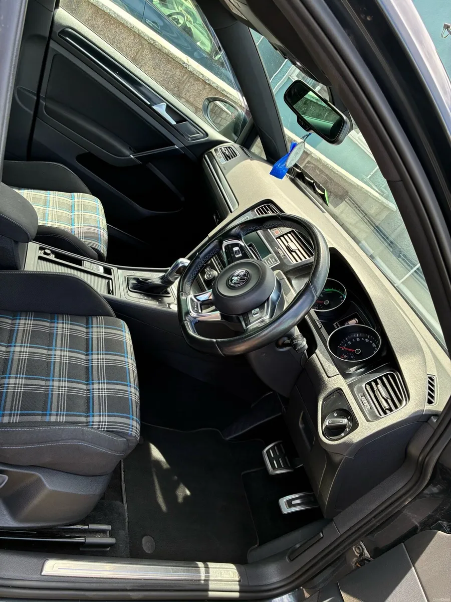 Volkswagen Golf gte - Image 2