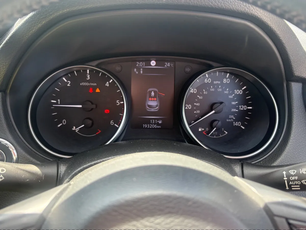 Nissan Qashqai high spec dCi Tekna 172 - Image 4