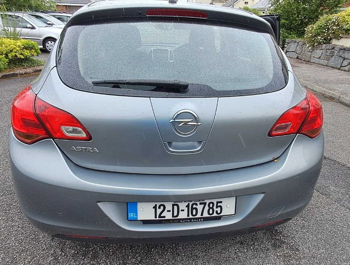 Opel Astra 2012 - Image 4