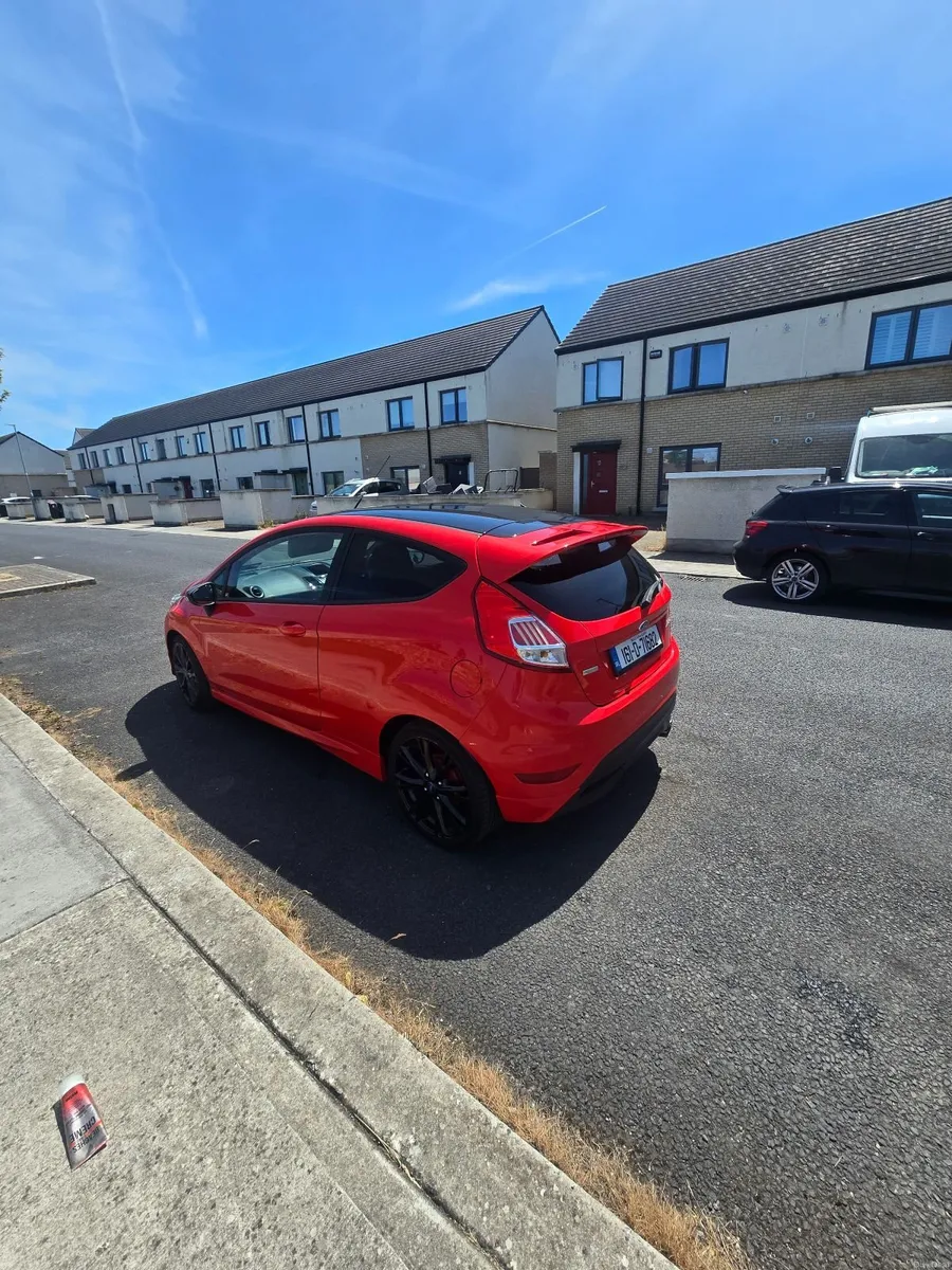 Ford Fiesta 2016 - Image 2