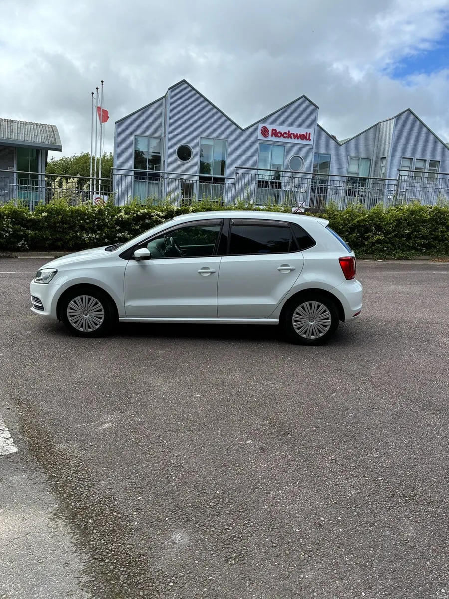 142 VOLSWAGEN POLO AUTOMATIC - Image 3