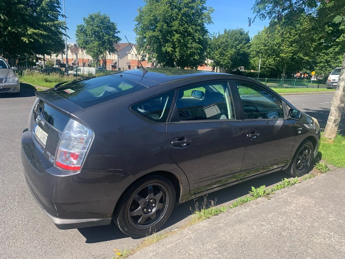Toyota Prius - Image 1