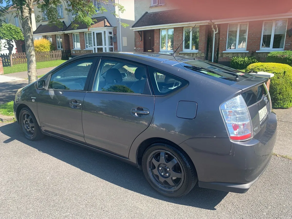 Toyota Prius - Image 3