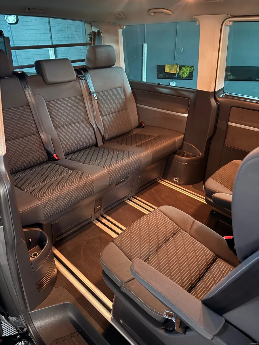Volkswagen Caravelle - Wheelchair accessible - Image 4