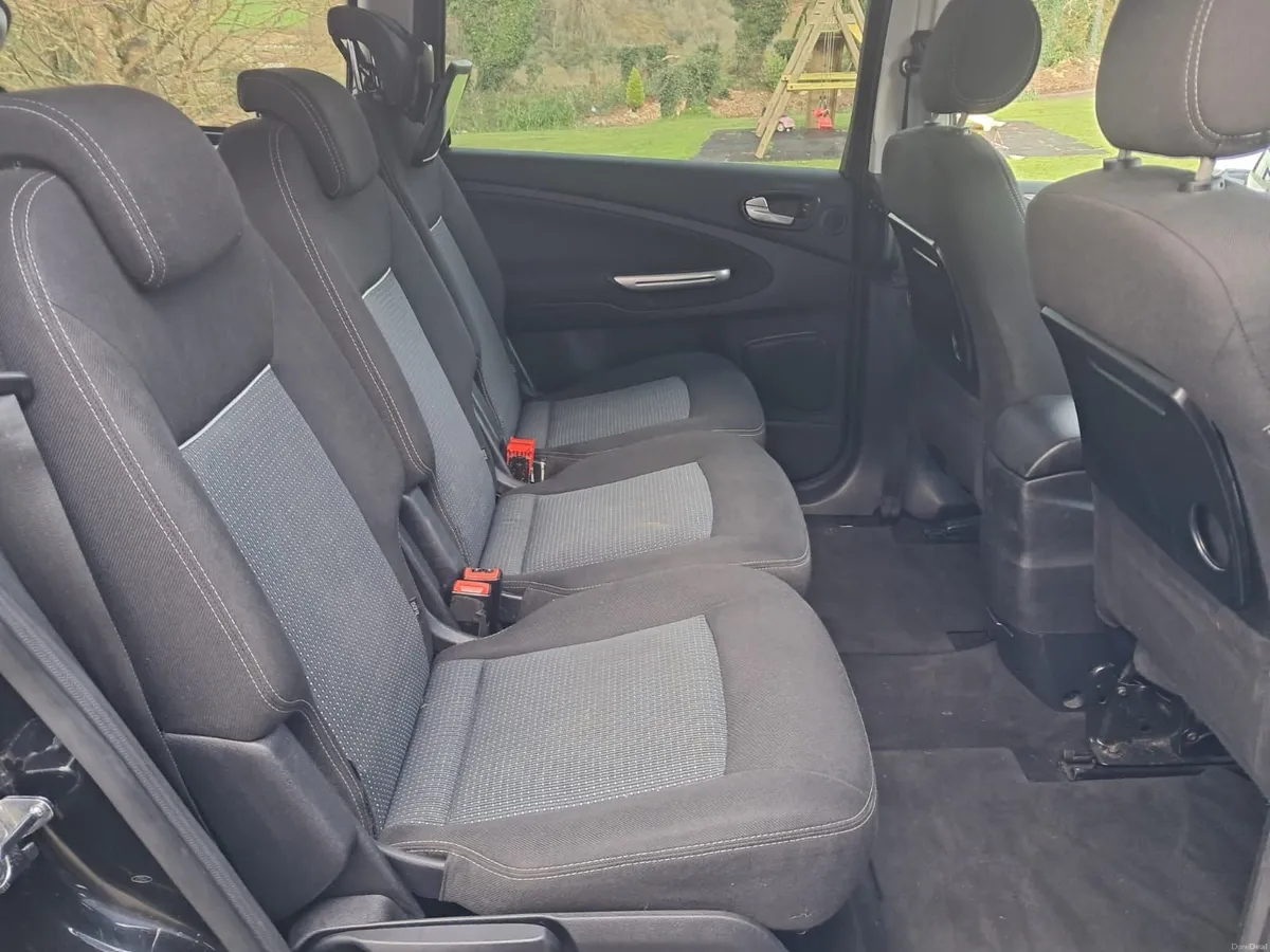 Ford Galaxy 2015 - Image 2