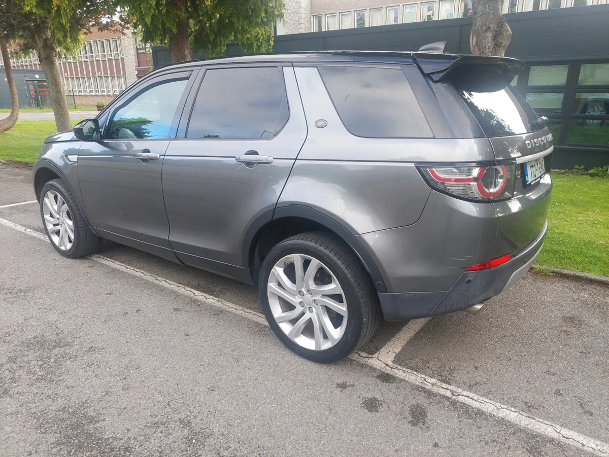 Land Rover Discovery Sport 2017 - Image 2