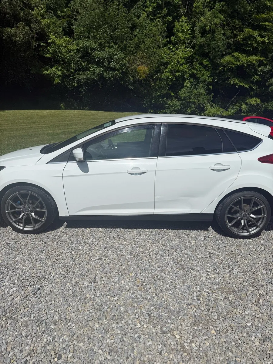 Ford focus - Image 2