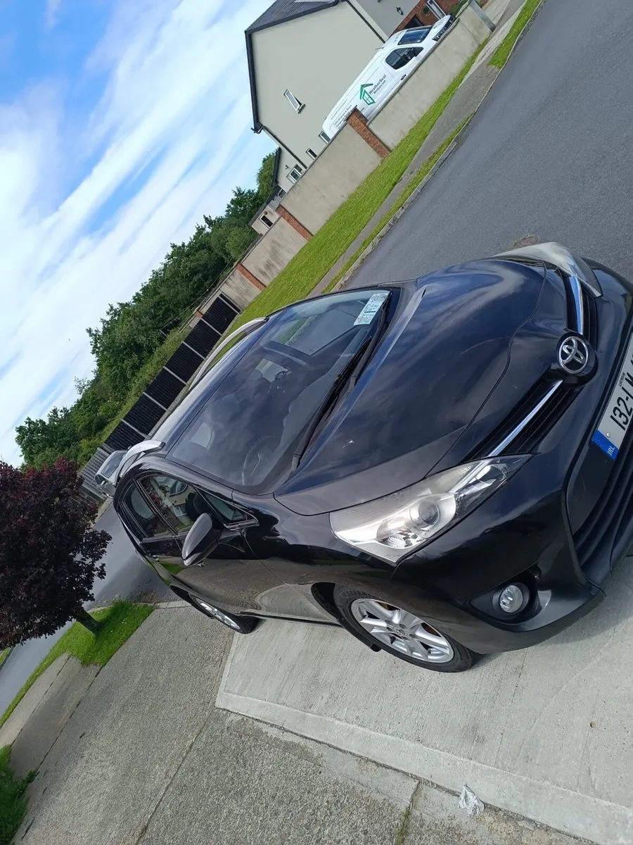 Toyota verso quick sale - Image 1