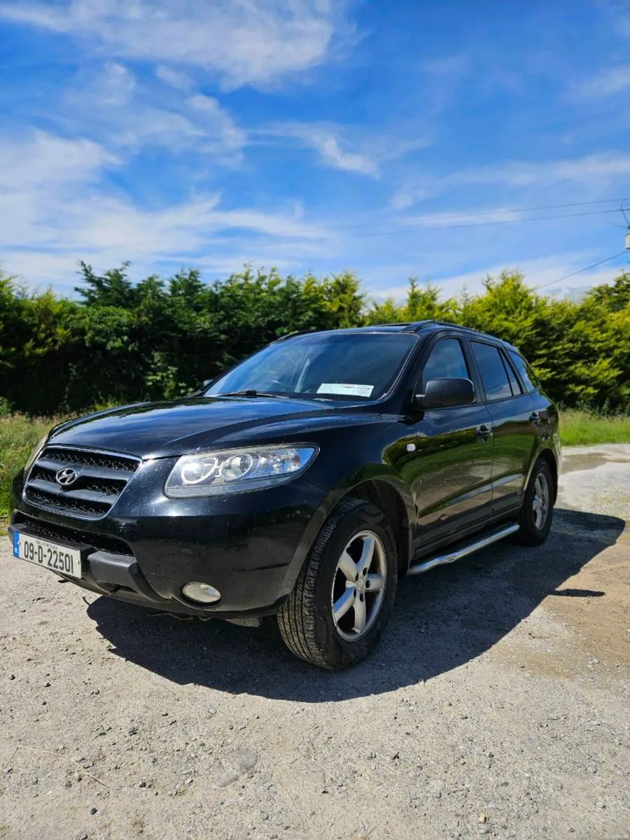 Hyundai Santa Fe 2009 - Image 2