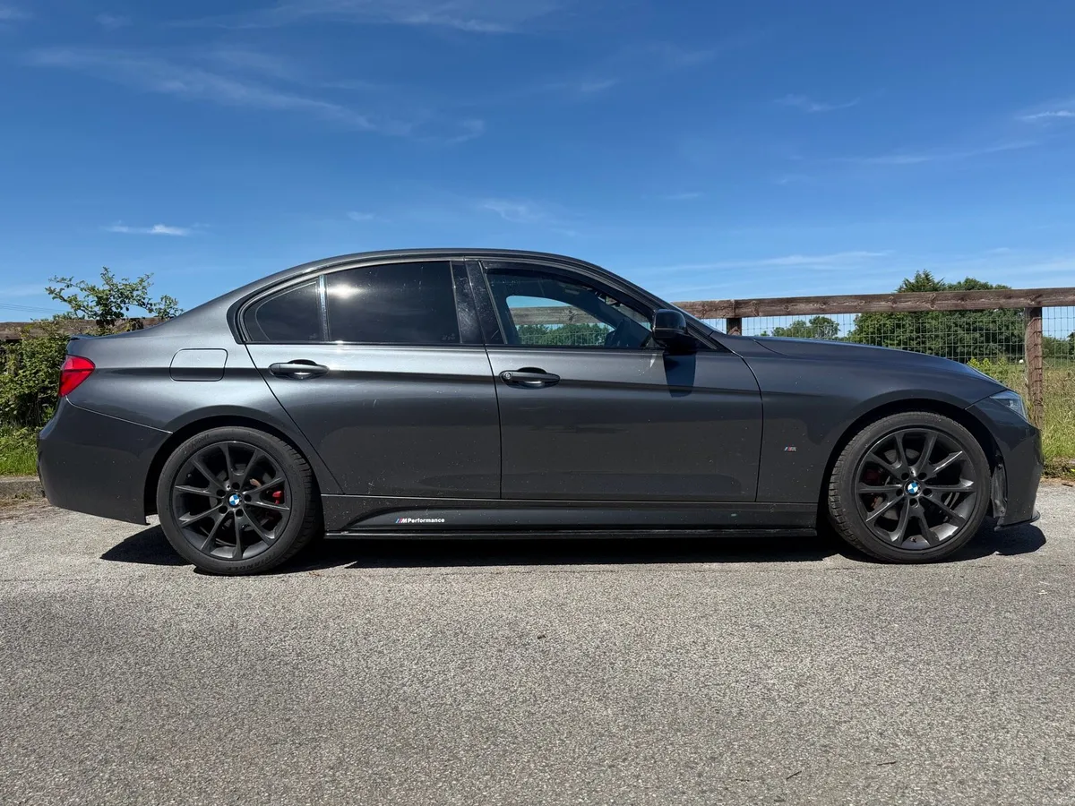 2018 BMW 330e M Sport Shadow Edition FSH - Image 4