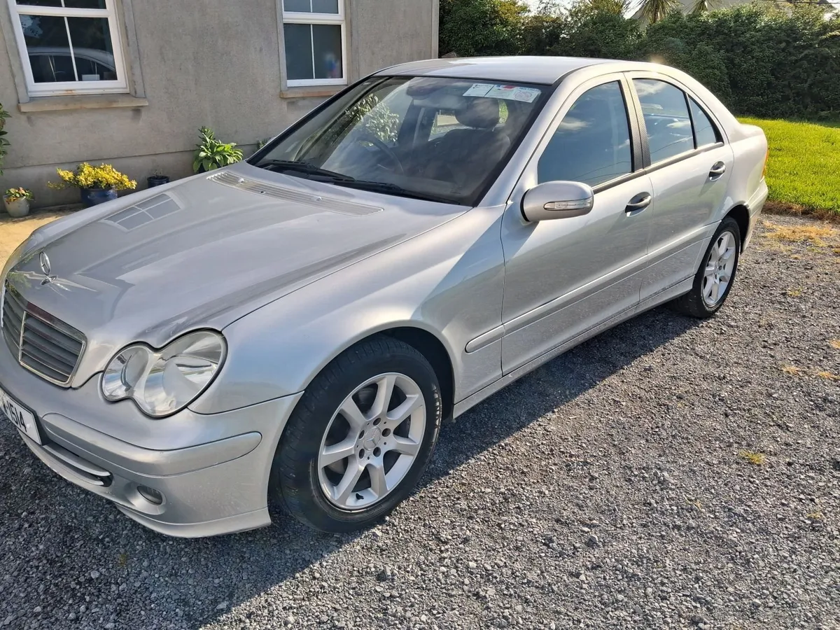 Mercedes-Benz C-Class 2007 - Image 2