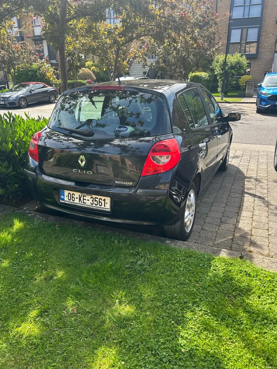 Renault Clio 33,000 miles from new - Image 1