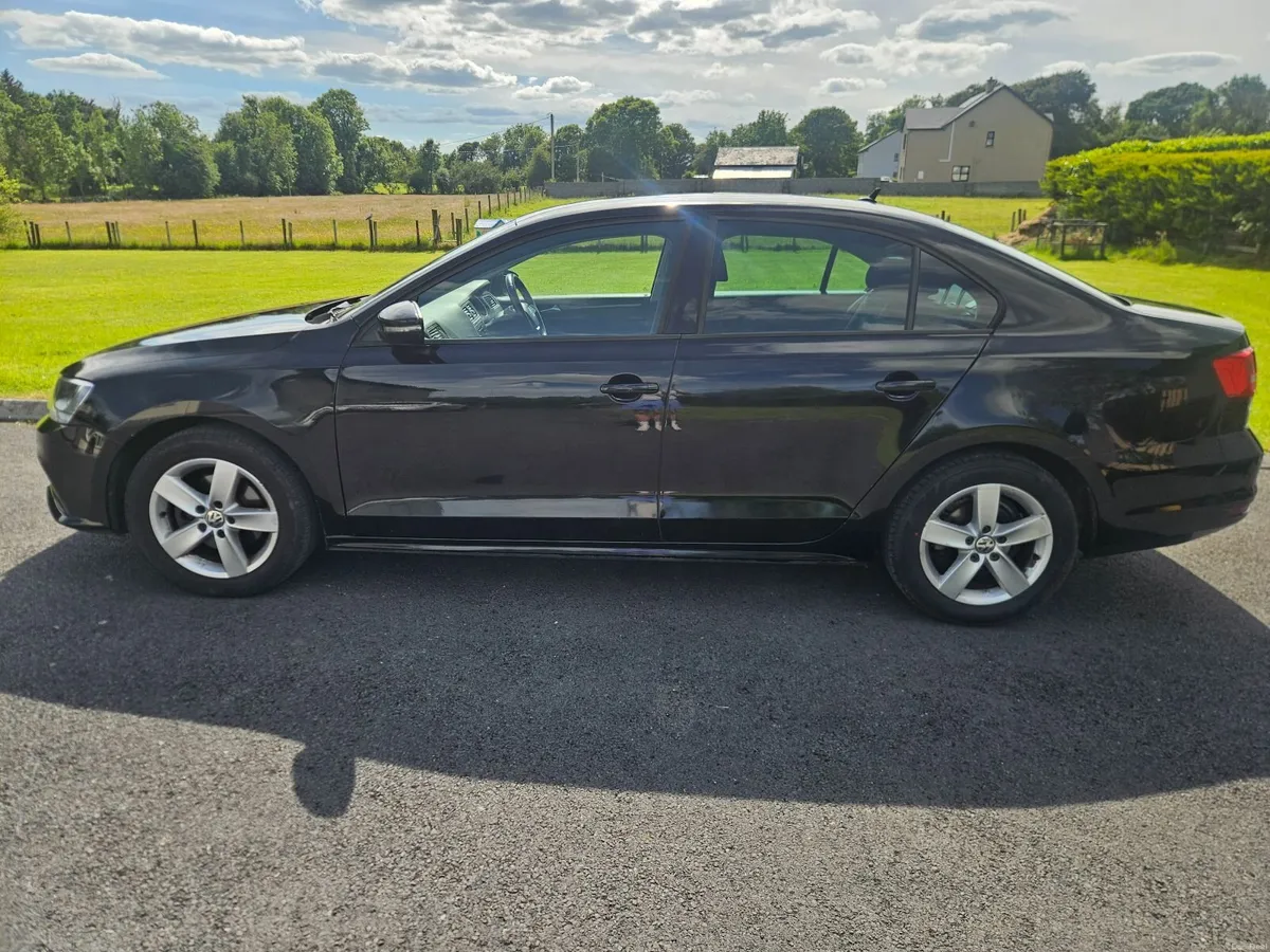 Volkswagen Jetta 2015 - Image 4