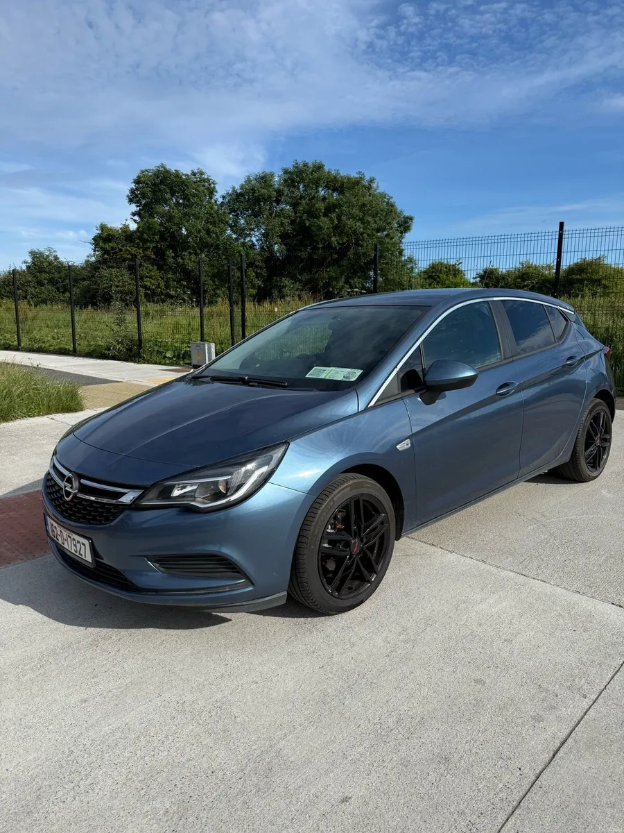 Opel Astra 1.0T petrol New Nct 08/27 - Image 2