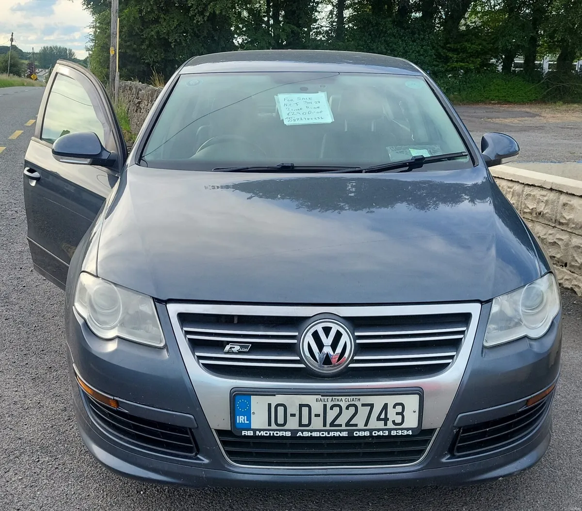 Volkswagen Passat 2010 - Image 1