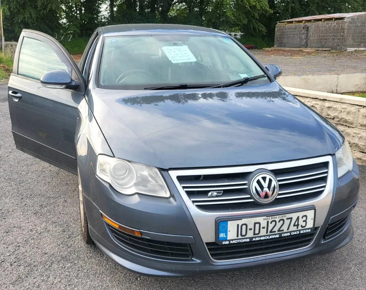 Volkswagen Passat 2010 - Image 2