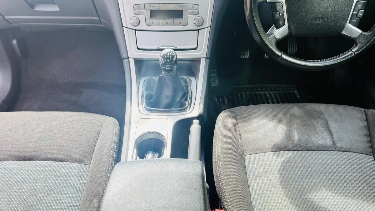 Ford Mondeo 2010 - Image 2