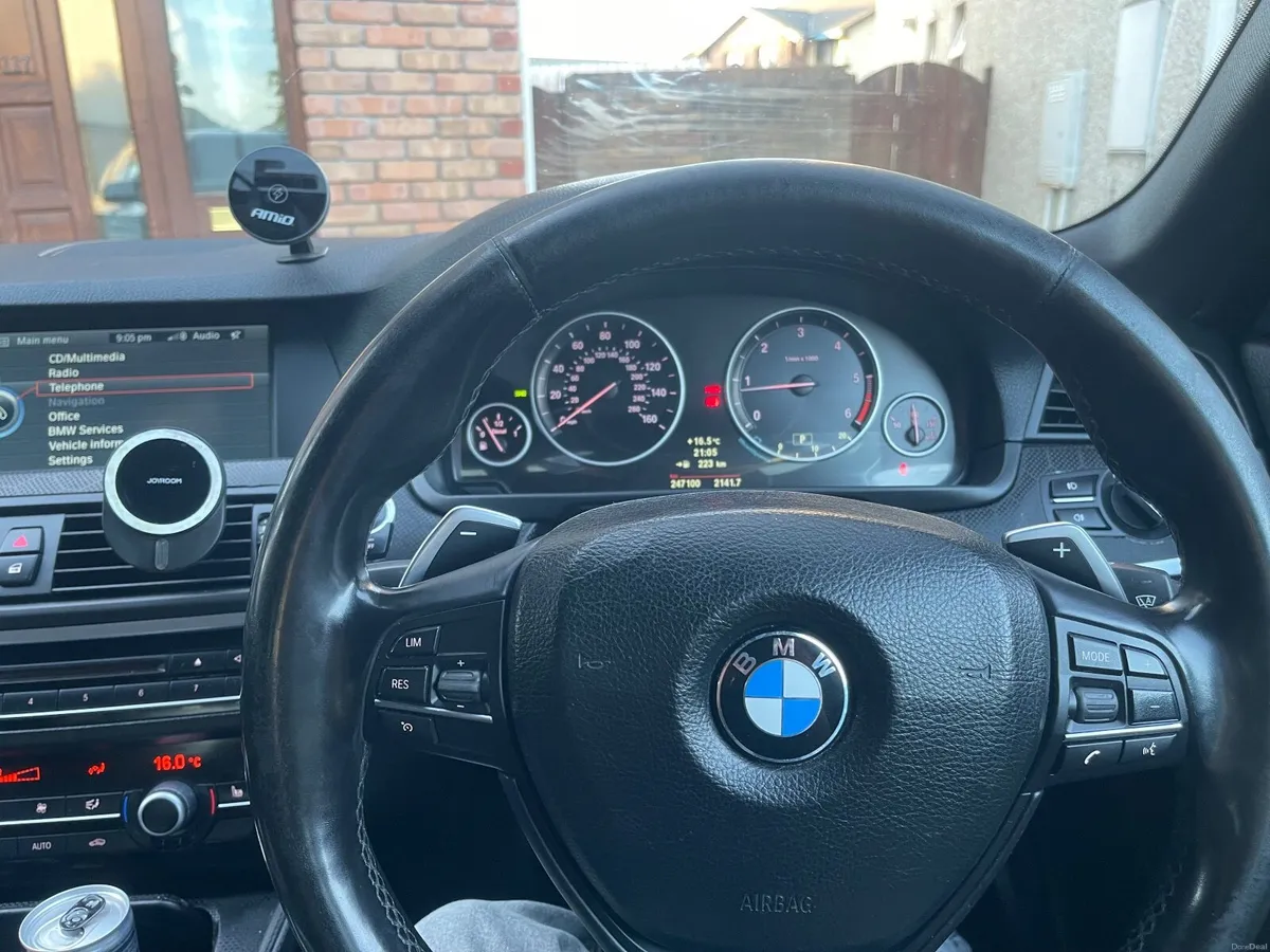 BMW 5-Series 2012 - Image 4