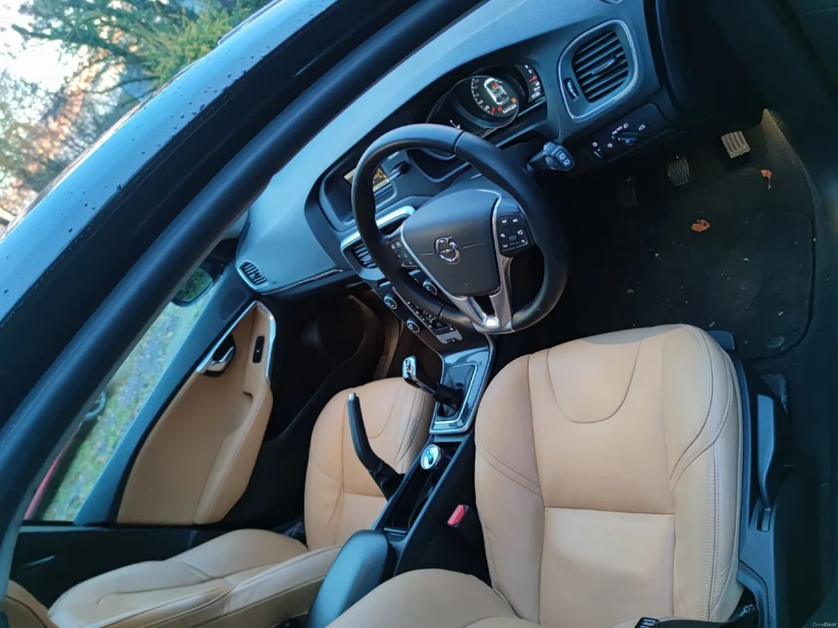 Volvo V40 2018 - Image 5