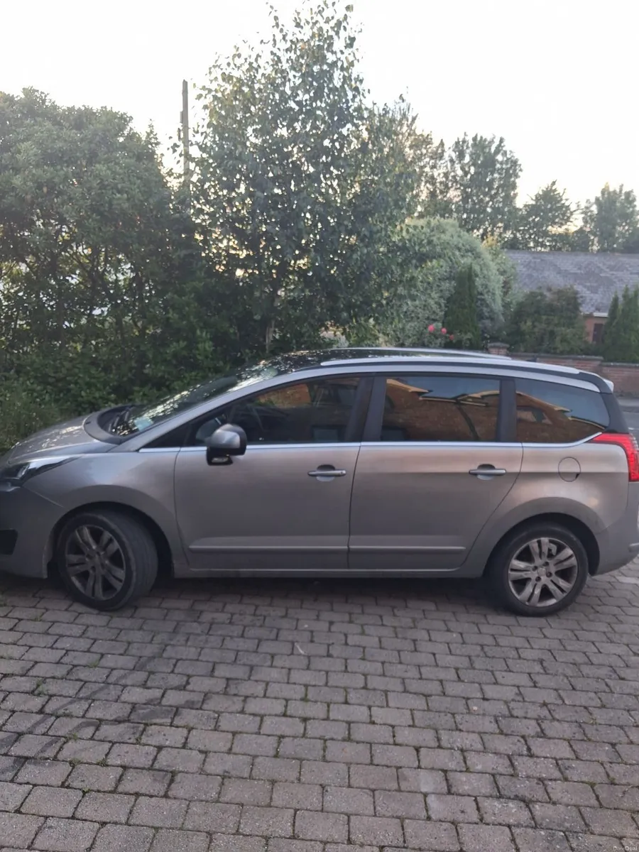 Peugeot 5008 2015 - Image 1